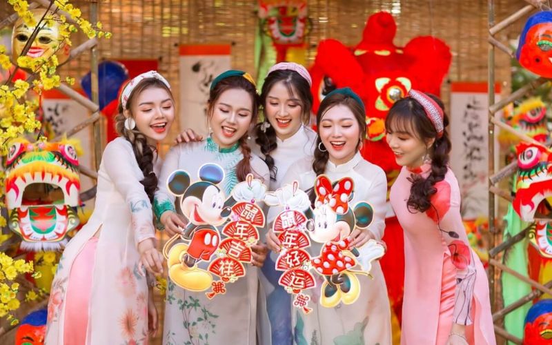 Quần áo và giày dép